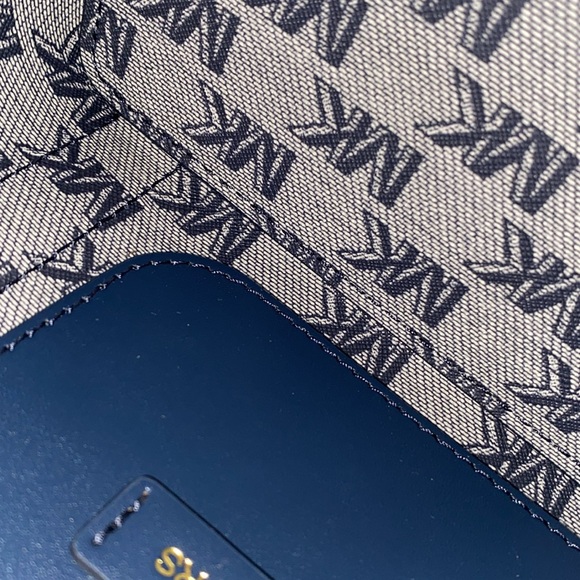 MICHAEL KORS HADLEIGH SM LEATHER TOTE CROSSBODY WITH DUST BAG NWT - Picture 10 of 15